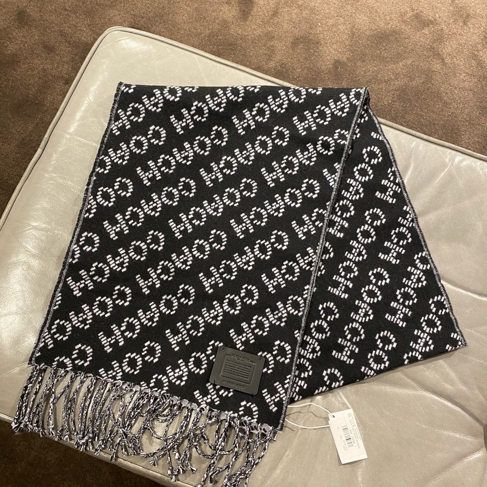 Coach signature scarf